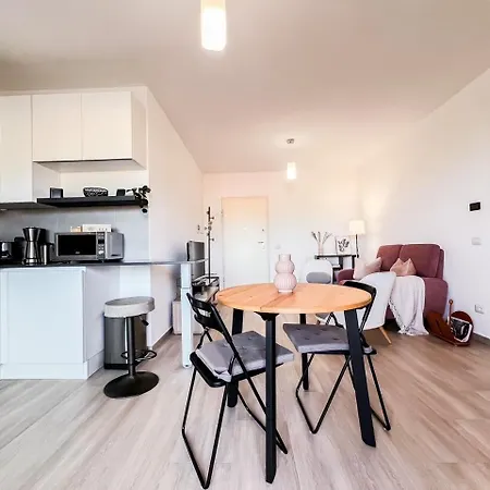 Francoforte 10 Apartament *